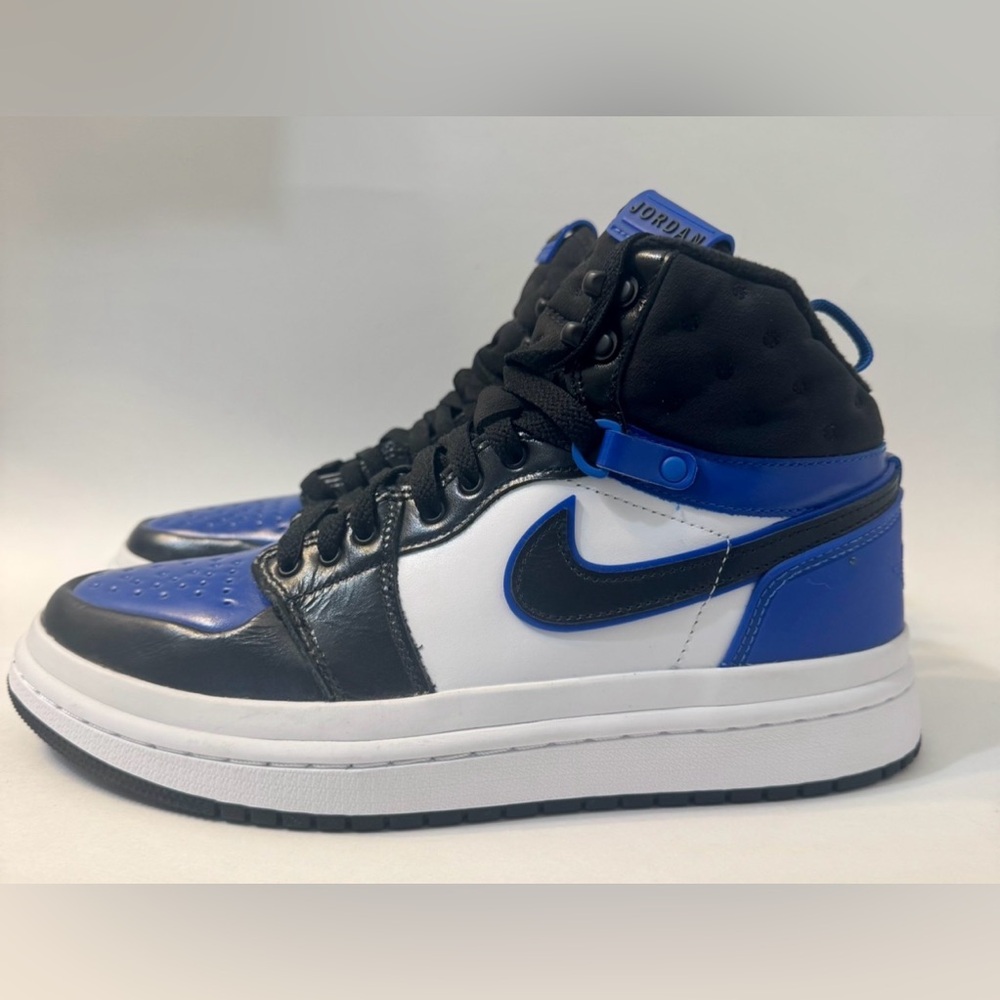Air Jordan 1 Mid Royal Blue Black White Women’s Size 9 NWOT